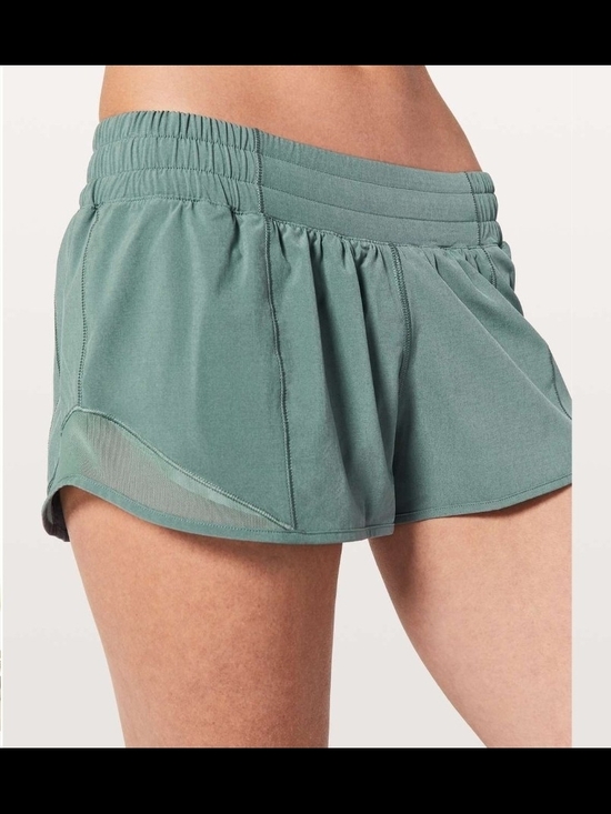 lululemon athletica Pants - Lululemon Hotty Hot, 2.5" Lined, Sage Green, Size 8